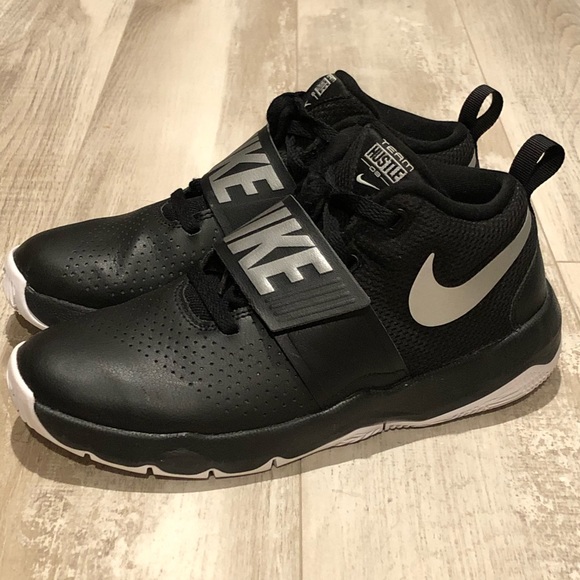 nike team hustle d8 white